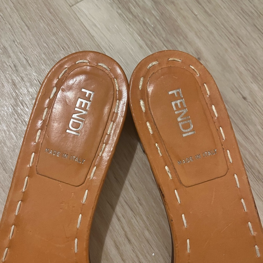 FENDI SANDALS - Picture 3 of 4